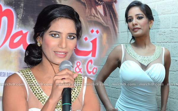 No PR for Poonam Pandey yet doing her own publicity