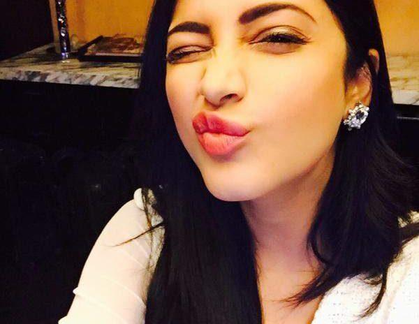 Shruthi haasan hot selfie