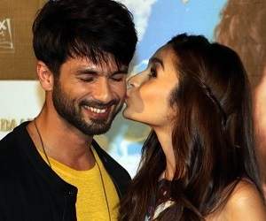 bollywood faints