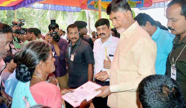 chandrababu naidu back to land acquisition