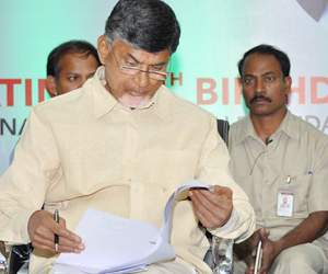 chandrababu naidu works 5 days from ap