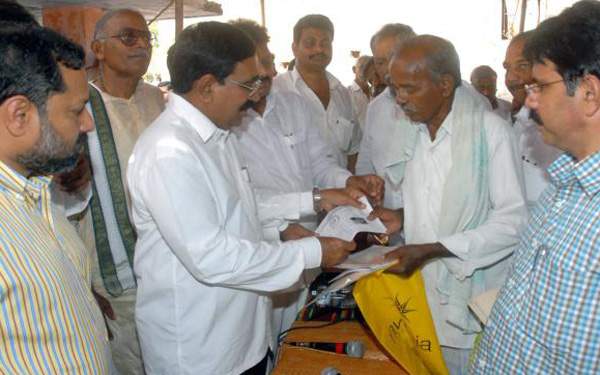 farmers shock to pawan kalyan and chandrababu naidu