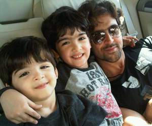 hrithik_roshan_with_sons