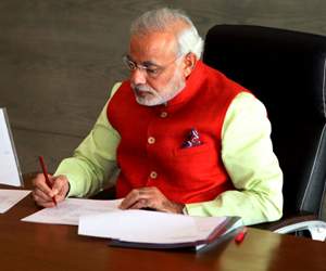 Center cuts down 90000 Crore funds flow to the states!