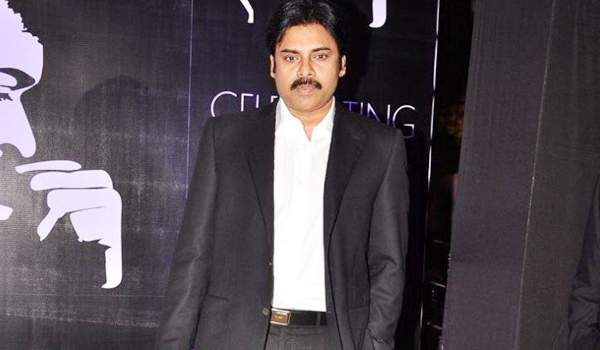 pawan kalyan attended chiranjeevi birthday party