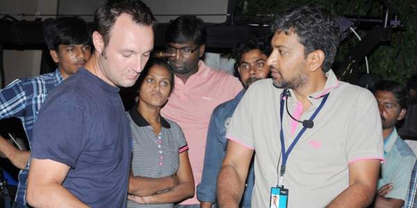 rajamouli and pete on eega working stills