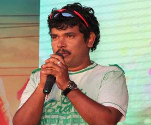 sampoornesh-babu-upset-simma-awards