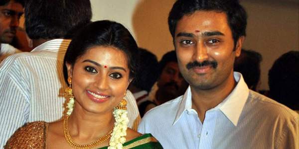 sneha-prasanna-blessed-with-baby-boy