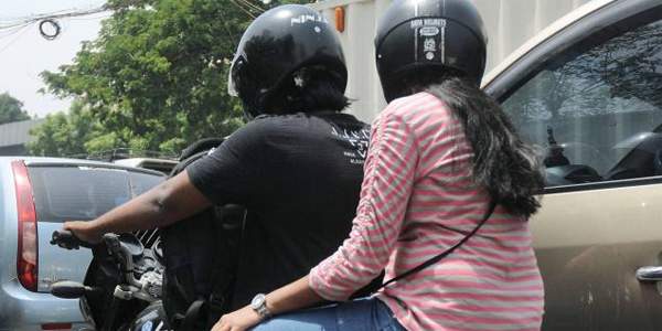 two wheelers should wear helmet