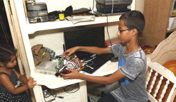 Hoax Bomb Teen gets a call from Obama