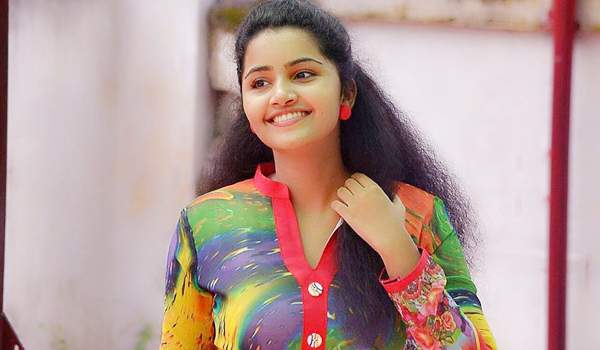 anupama parameswaran tollywood