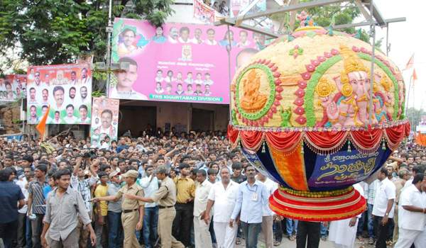 balapur laddu auction