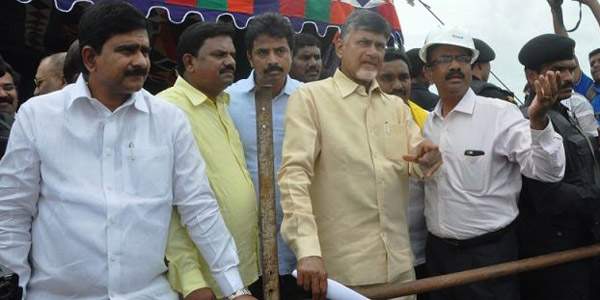 chandrabu gives pattiseema credit to engineers