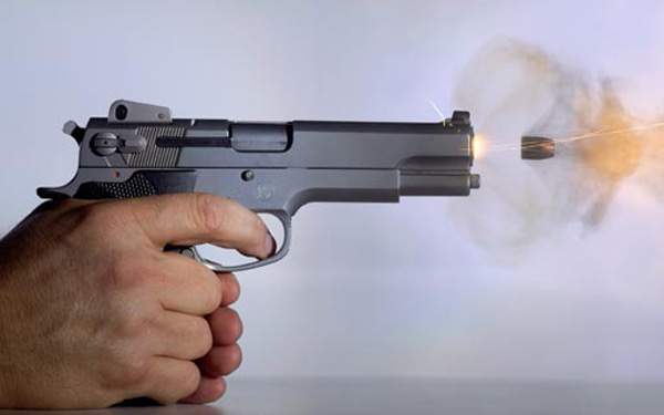 gun-firing in jeedimetla