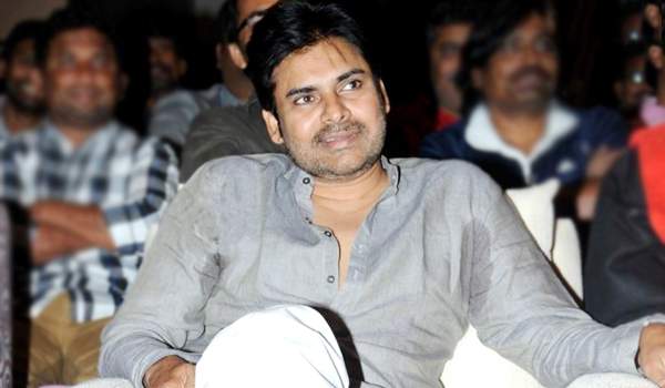 pawan kalyan sent 3 lakhs cash to bhimavaram fans