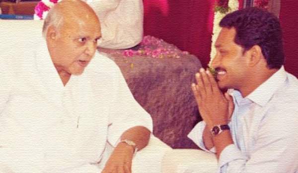 ramoji rao and jagan photo