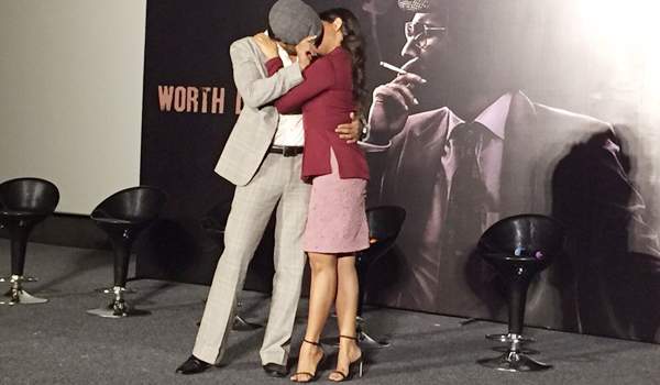 randeep hooda and richa chadda kiss on stage