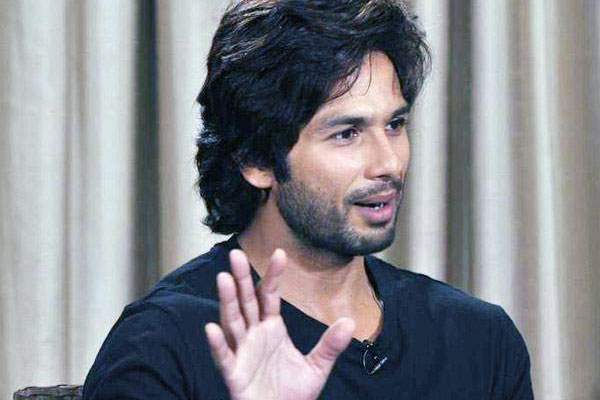 shahid kapoor facebook account hacked