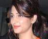 Shruti Haasan mobbed at a mall!