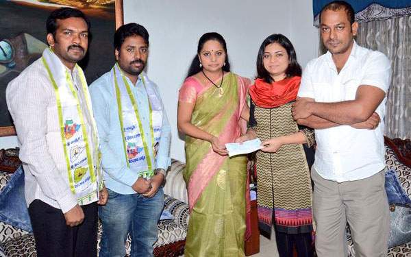 telangana kalavakuntla Kavitha donates one year salary for farmers