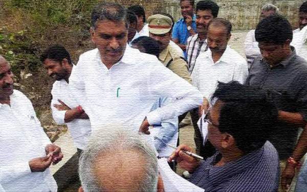 warangal people questioned harish rao on cheap liquor