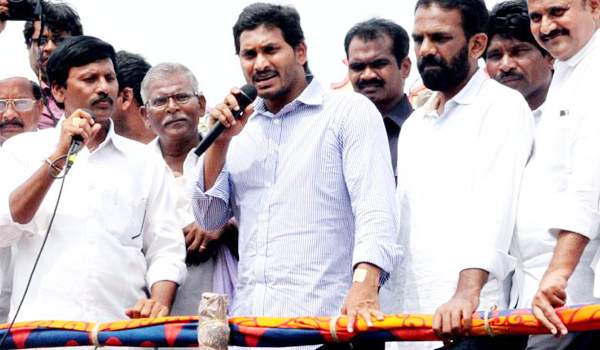 ysr congress comments on pattiseema project