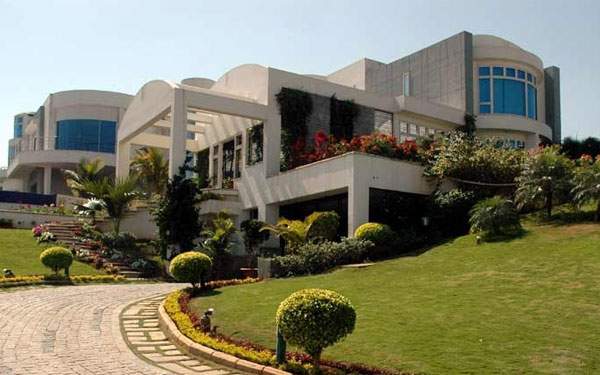 Chiranjeevi spending Rs 2-3Cr on Dream Bungalow