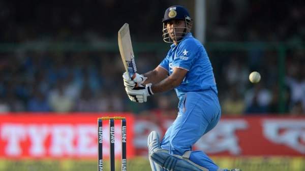 MS Dhoni poor batting