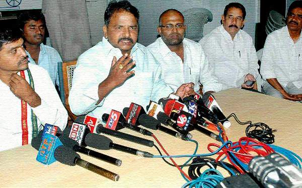 Congress to follow Jagan on Amaravati event