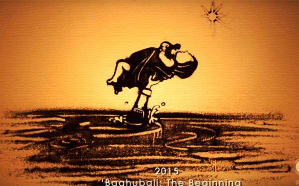 Sand art of 100 yrs of Bollywood in 200 seconds