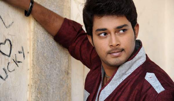 case on hero tanish