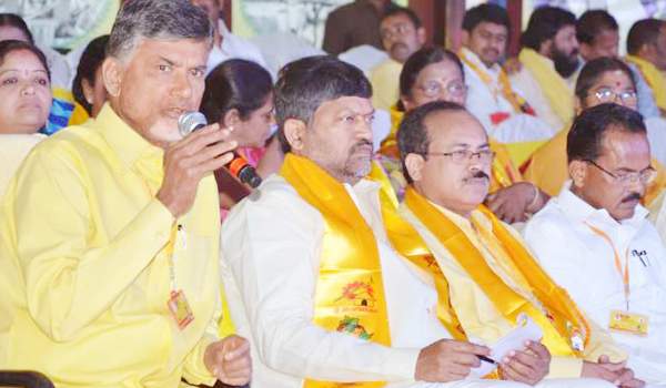 jagan setires on amaravathi foundation arrangements