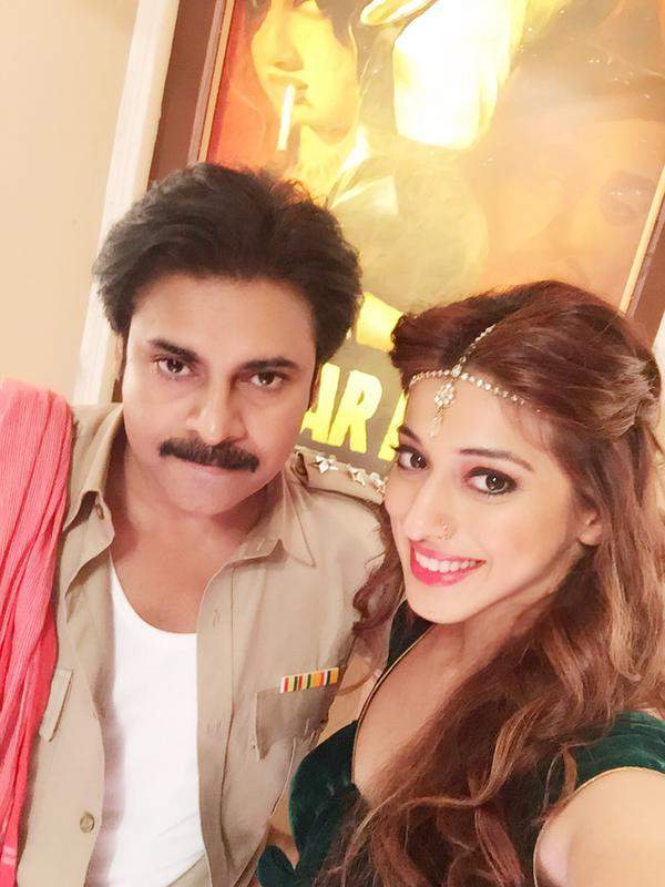 pawan kalyan with item song dancer on sardar sets
