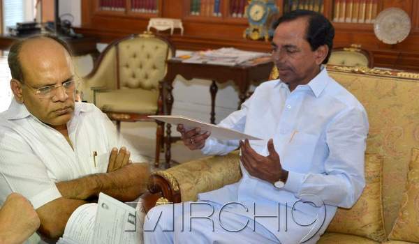 somesh-kumar-kcr-photo