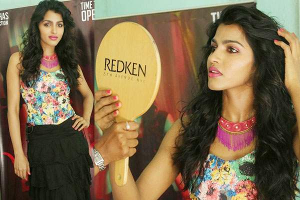 actress dhansika injured in kabali shooting spot