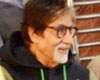 Megastar surprises singing for crowd in local train