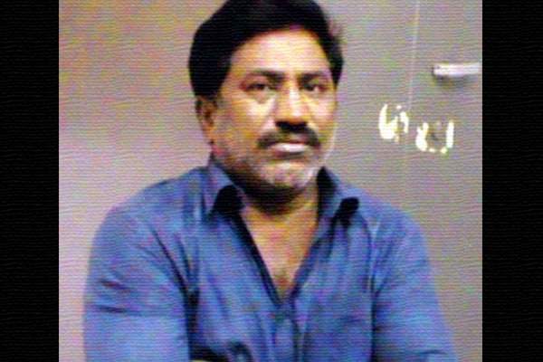gangireddy supporters in red sandal smuggling