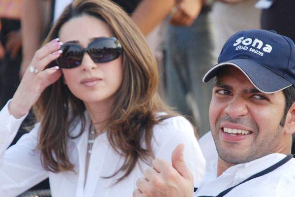 karishma kapoor files dowry harassment case on ex-hubby!