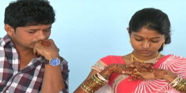 telangana-singer-madhu-priya-love-marriage-issue