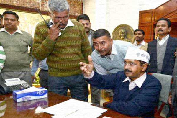 Arvind Kejriwal CBI raids
