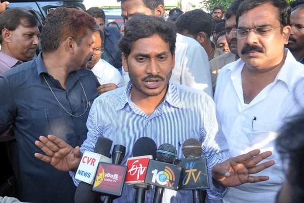 Jagan have lot to learn from Tamil Nadu