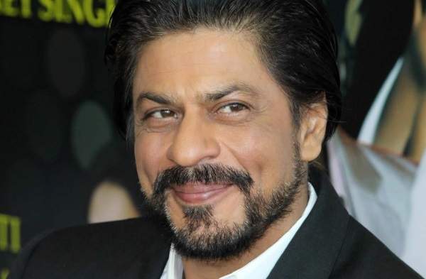 Sharukh khan vanity van parking fine