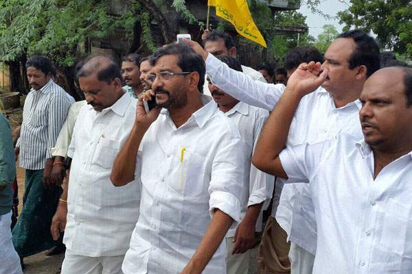 Somireddy fires on ys Jagan
