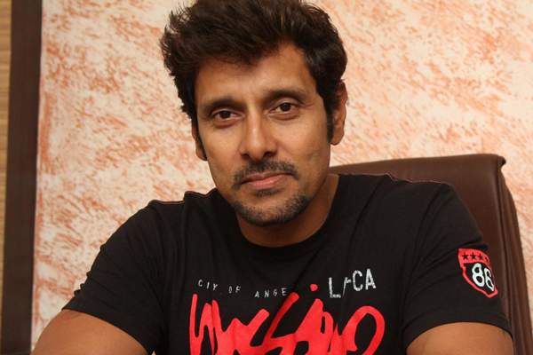 Vikram-to-direct-a-movie