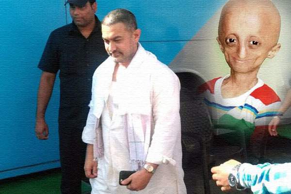 aamir khan meets progeria patient nihal bitla