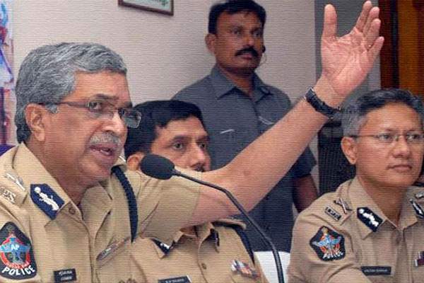 andhra-pradesh-dgp-clean-chit-to-call-money