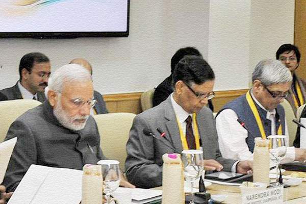 nitin aayog arvind panagariya will meet narendramodi to submit ap special package