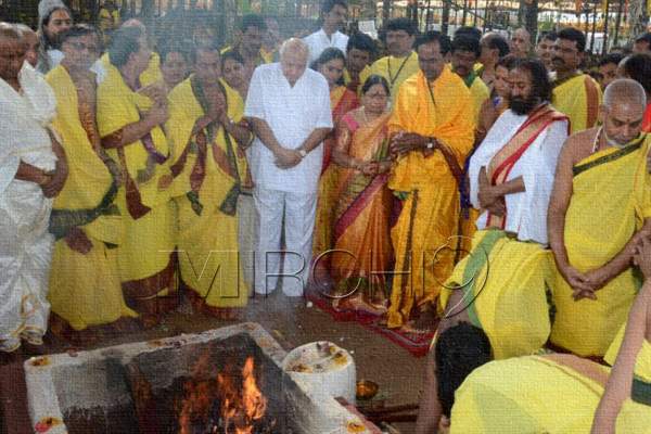 ramoji rao kcr maha chandi yagam photo