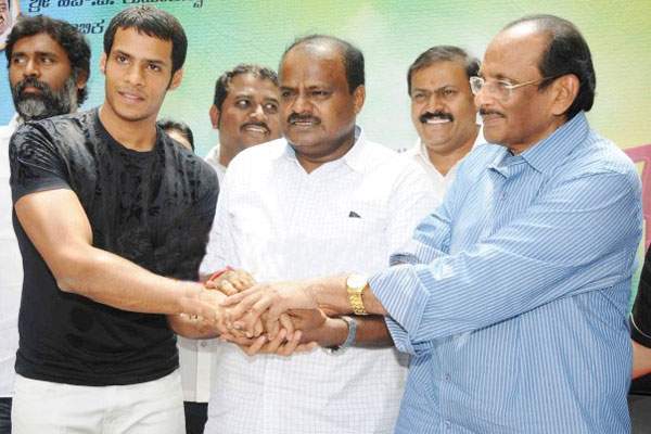 vijayendra prasad movie with debut hero nikhil gowda
