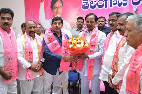 kcr-bets-big-on-jump-jilanis